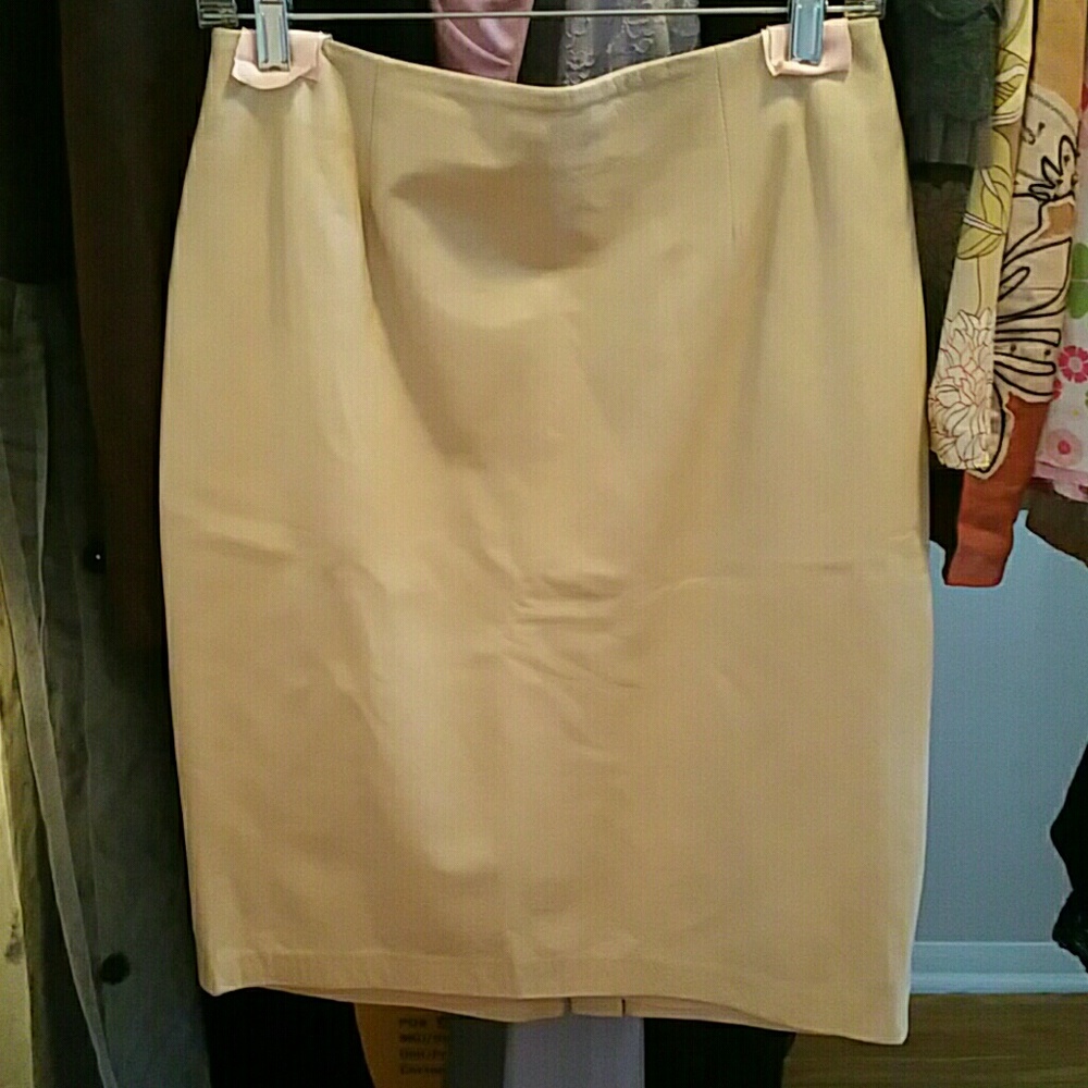 Beige leather skirt size 6